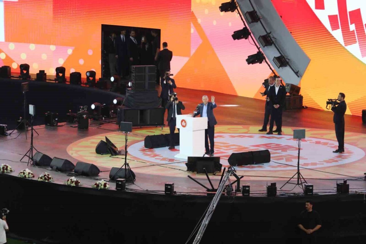 Cumhurbaşkanı Recep Tayyip Erdoğan, Kocaeli’de gençlere hitap ederek, “Sizler bu