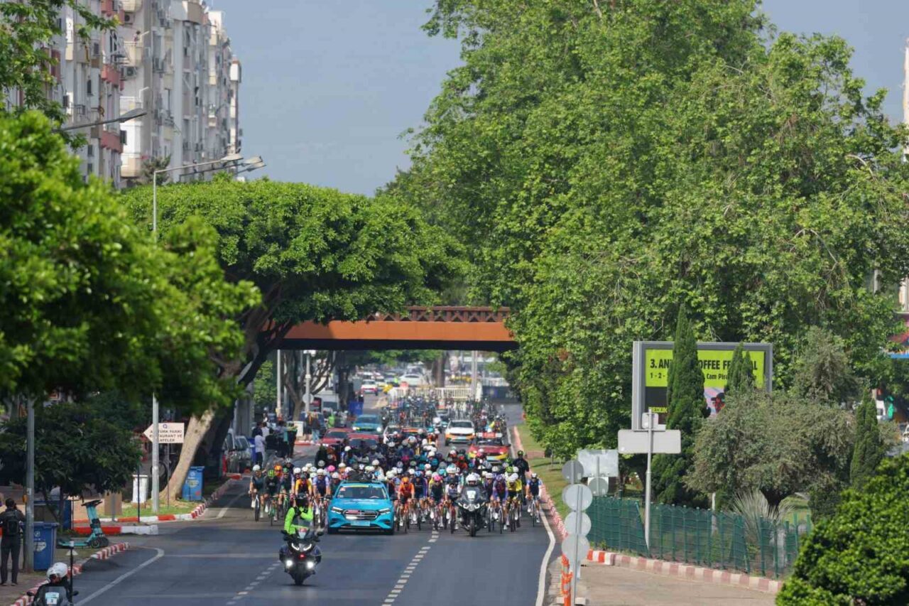 61. Cumhurbaşkanlığı Türkiye Bisiklet Turu’nun 152.8 kilometrelik Antalya-Antalya etabını Astana
