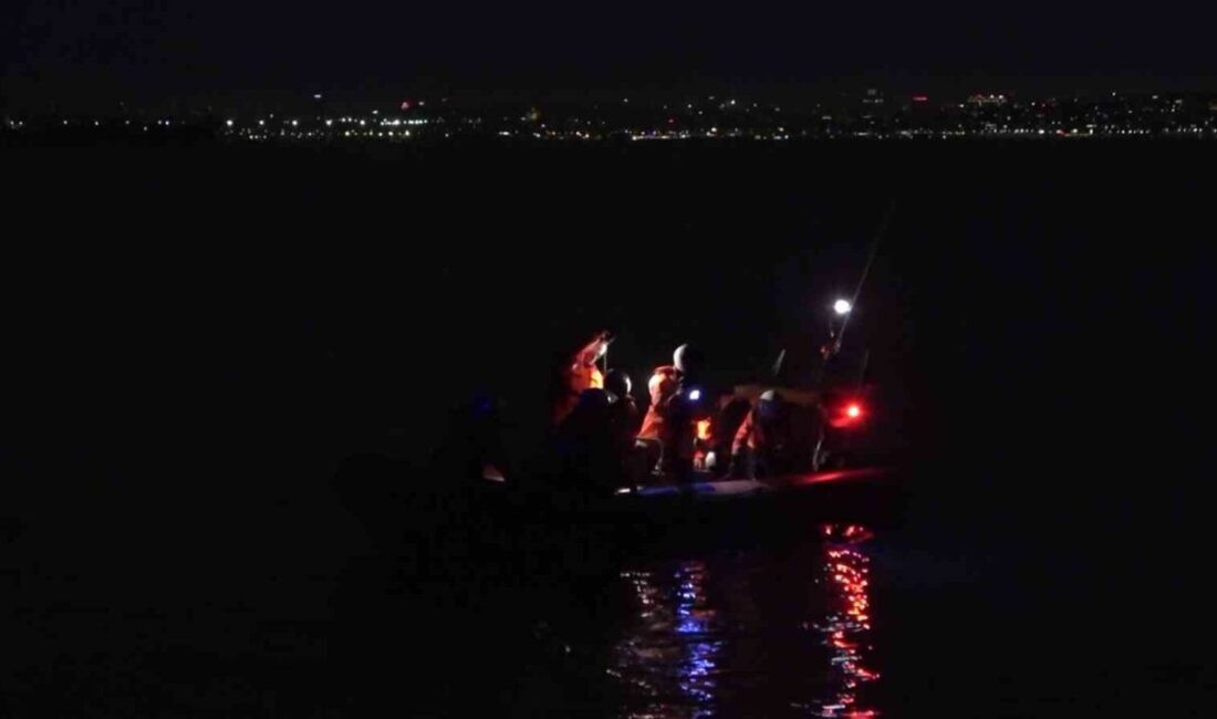 Kalamış merkezli Denizde Gönüllü Arama ve Kurtarma (DAK/SAR) ekipleri, gerçekleştirdikleri
