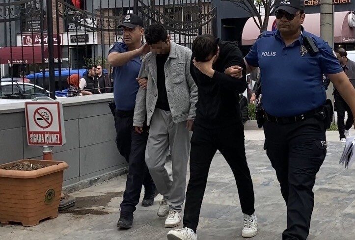 Eskişehir’de 73 yaşındaki dedesini bıçaklayarak ağır yaralayan 21 yaşındaki Emir