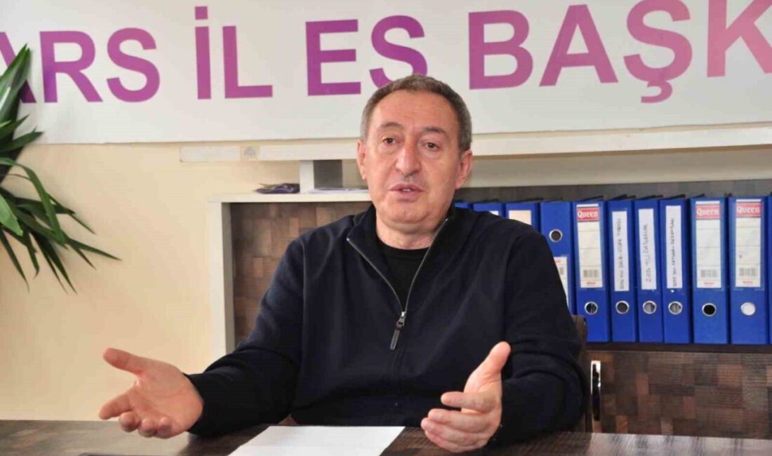 DEM Parti Genel Başkanı Tuncer Bakırhan, Kars’ta parti binasında gündeme