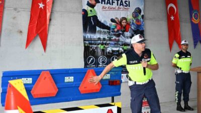 Manisa’nın Demirci ilçesinde, tarım sezonunun yoğunlaşmasıyla birlikte traktör ve motosiklet