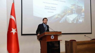 Denizli’de üniversiteli gençlere yönelik düzenlenen kariyer sohbetlerine konuk olan DENİB
