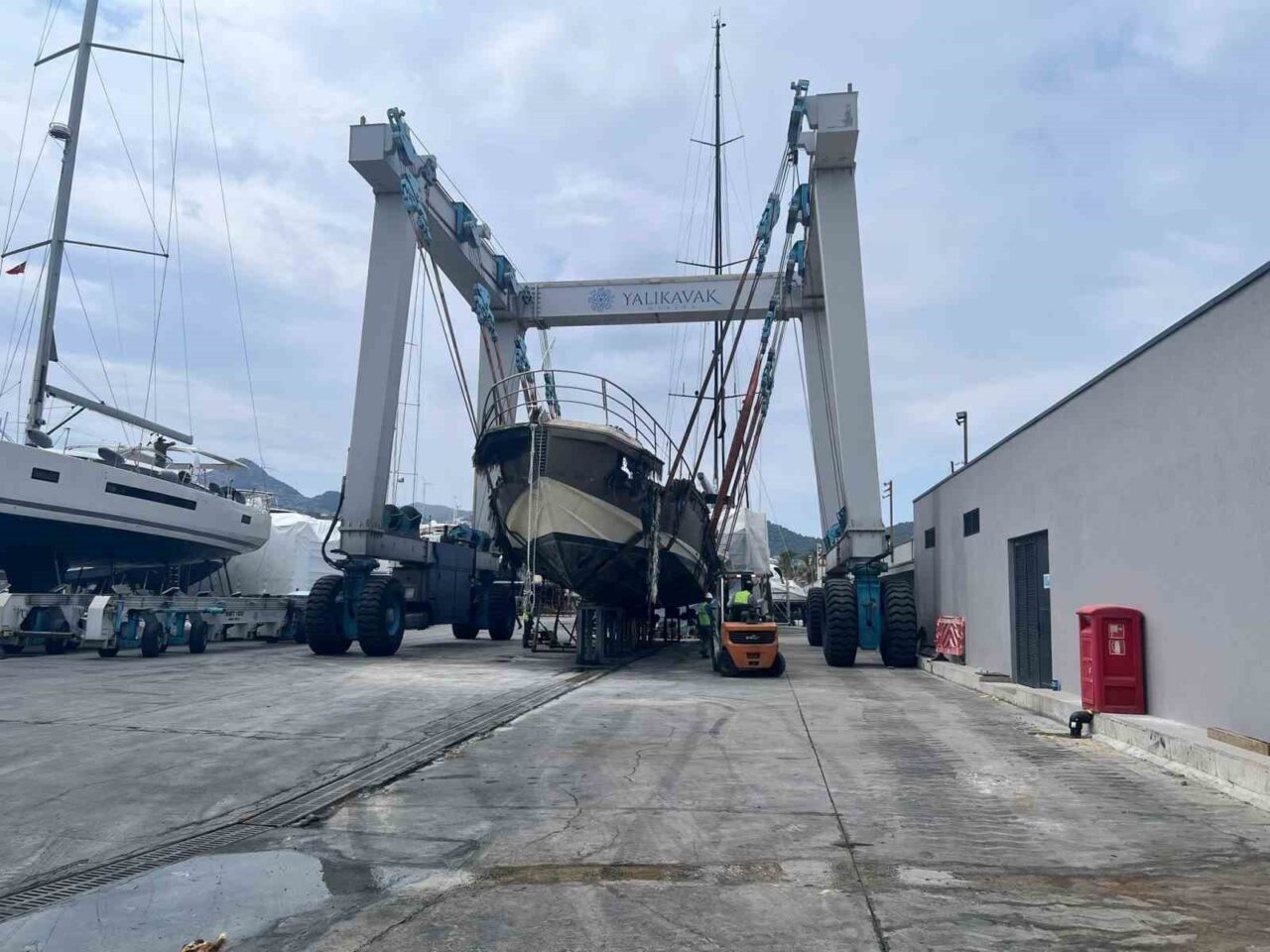 Bodrum’da çıkan yangında yanarak sulara gömülen 7 motoryattan sonuncusu da