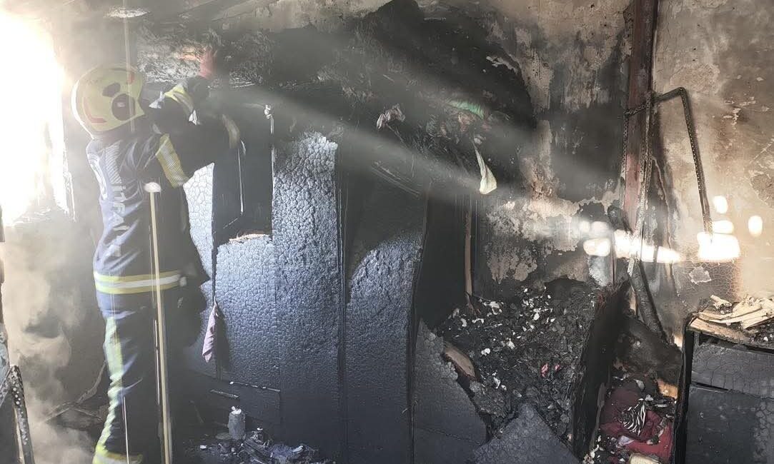 Denizli’nin Pamukkale ilçesinde 4 katlı bir apartmanın çatı katında çıkan