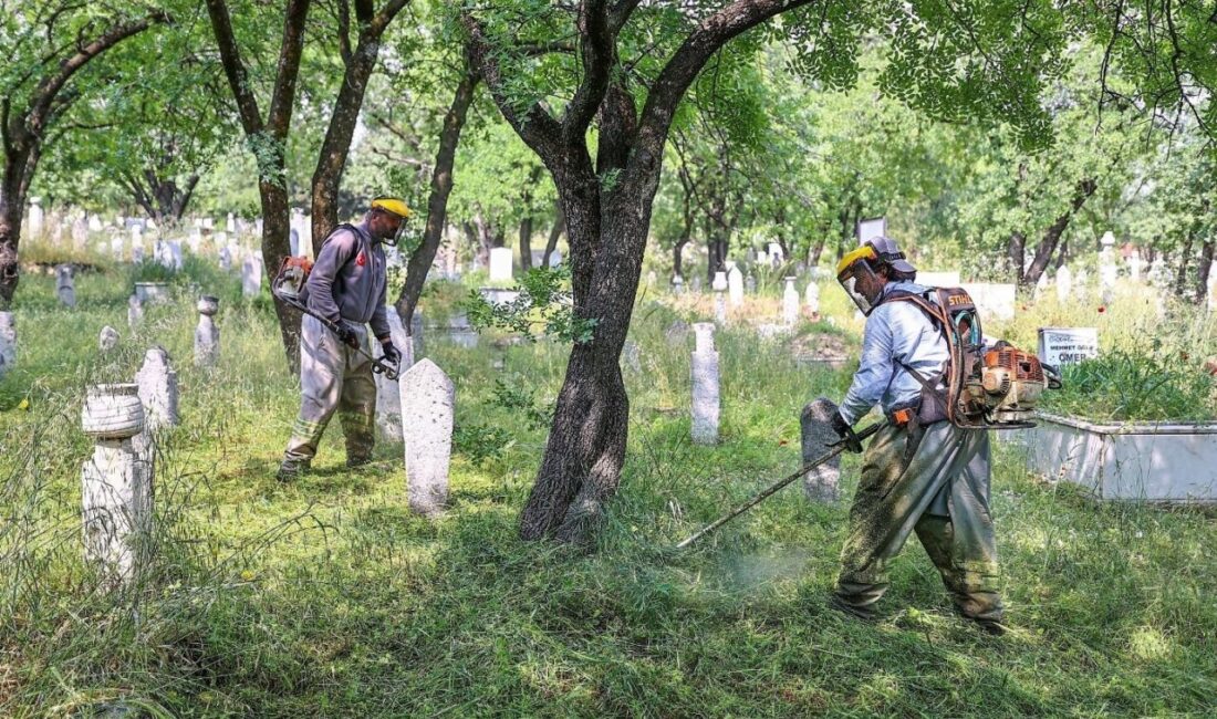 Denizli Büyükşehir Belediyesi, Kurban Bayramı öncesinde vatandaşların kabir ziyaretlerini huzur