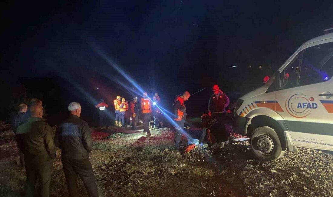 Bursa’nın Mustafakemalpaşa ilçesinde baraj kapaklarının açılmasıyla dere yatağında su seviyesinin