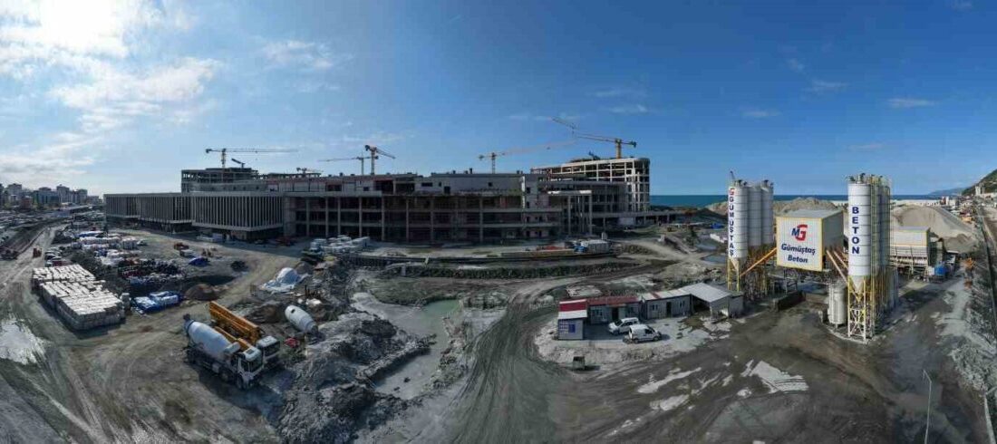Rize’nin dev projelerinden biri olan Rize Şehir Hastanesi inşaatında kaba