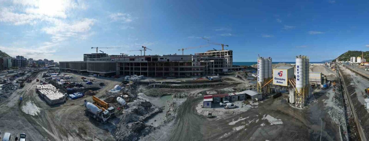 Rize’nin dev projelerinden biri olan Rize Şehir Hastanesi inşaatında kaba