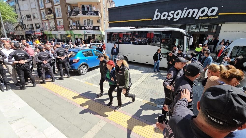 Zonguldak Cumhuriyet Başsavcılığınca hazırlanan 30 şüpheli iddianamede, Devrek Belediyesindeki zimmet,