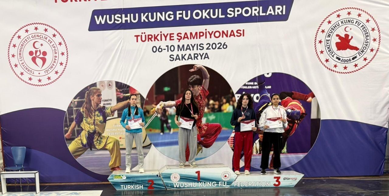 Sakarya’da yapılan spor karşılaşmalarında Devrekli öğrenci ilçeye şampiyon olarak döndü