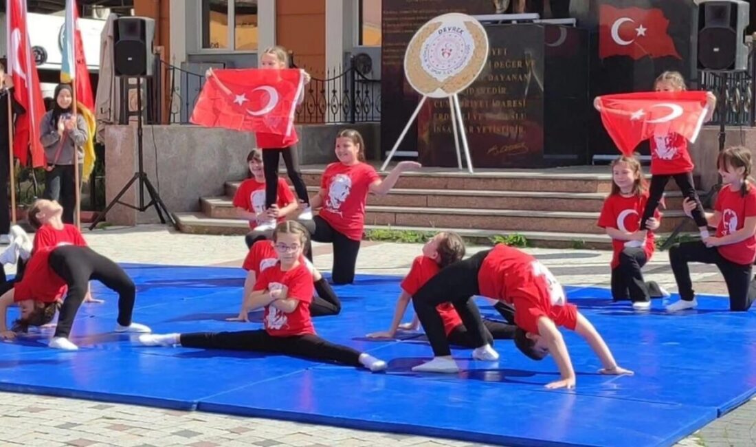 Devrek’te düzenlenen Gençlik Haftası çeşitli etkinliklerle kutlandı. Zonguldak’ın Devrek İlçesinde