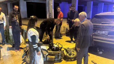 Batman’da seyir halindeki motosikletin devrilmesi sonucu sürücü, park halindeki otomobilin