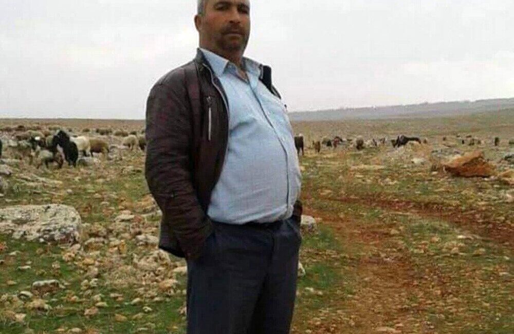 Şanlıurfa’nın Birecik ilçesinde devrilen traktörün altında kalarak ezilen sürücü hayatını