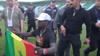 Amed Sportif Faaliyetler’in Senegalli forveti Mbaye Diagne’nin şampiyonluk kutlamalarında ülkesinin