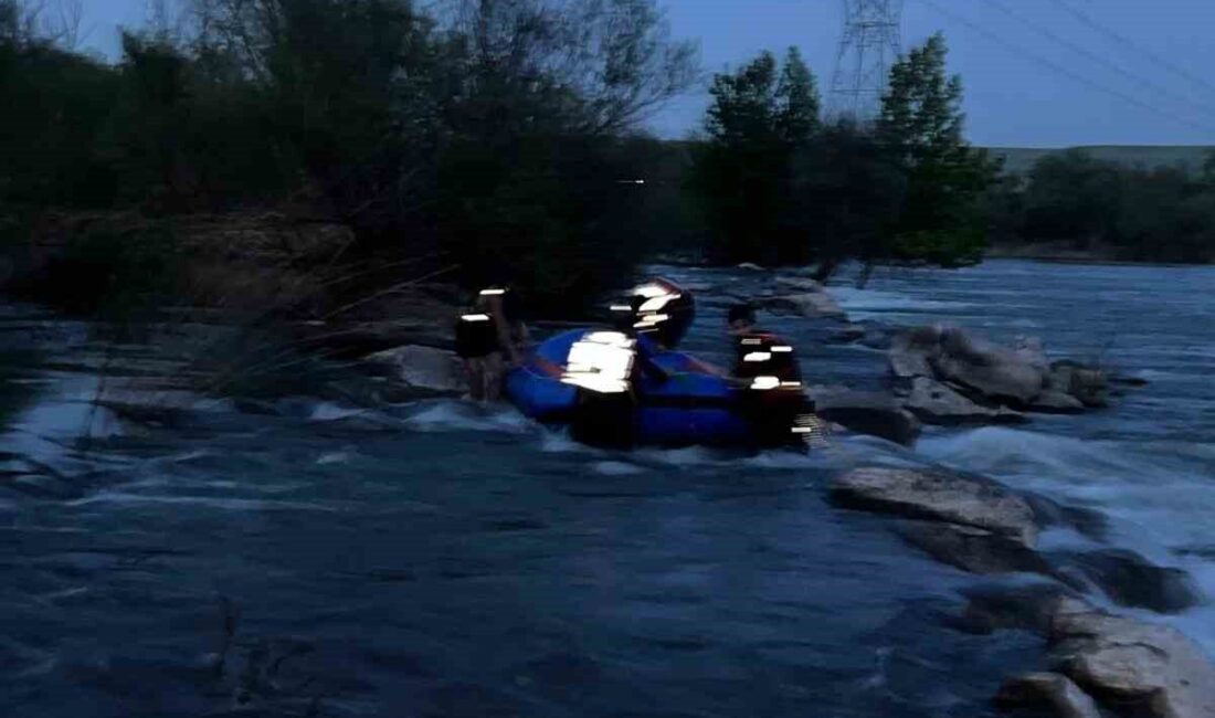 Diyarbakır’da Dicle Nehri’nde su seviyesinin yükselmesi sonucu mahsur kalan bir