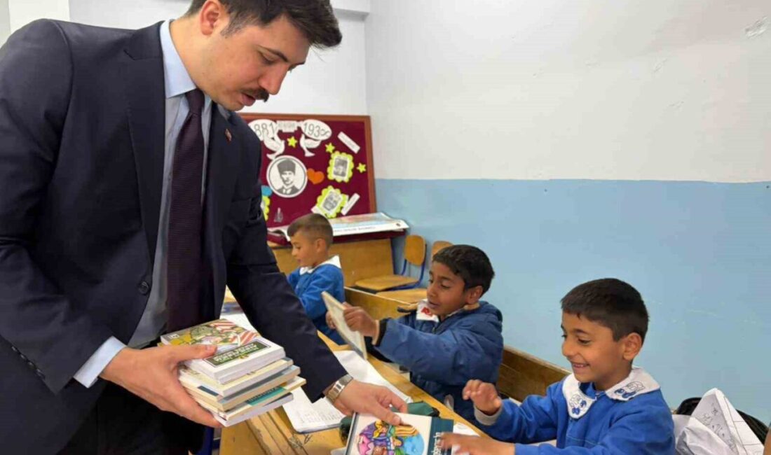 Kars’ın Digor ilçesinde Kaymakam Ahmed Tayyib Kahraman, Derinöz köyünde bulunan