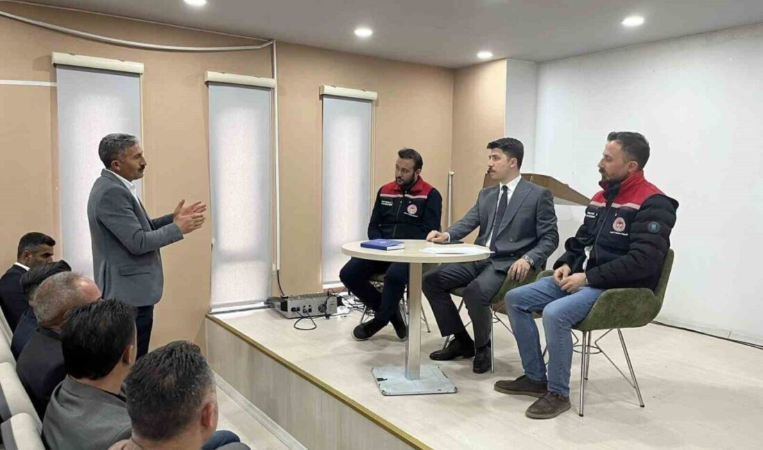 Digor Kaymakamı Ahmed Tayyib Kahraman başkanlığında, Köylere Hizmet Götürme Birliği