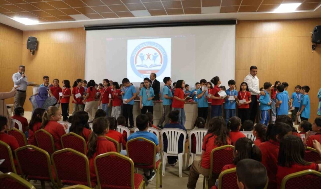 Adana’nın Kozan ilçesinde dijital bağımlılıkla mücadele kapsamında düzenlenen kitap okuma