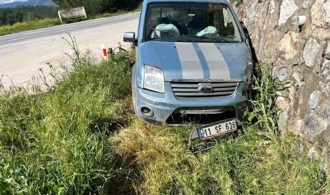 Bilecik’te direksiyon hâkimiyetini kaybeden otomobil sürücüsünün istinat duvarına çarpması sonucu