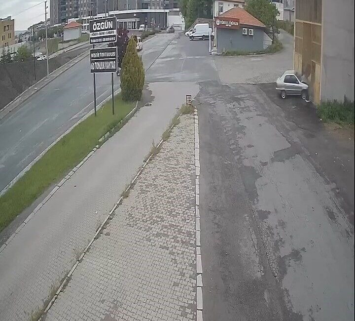 Nevşehir’de seyir halindeyken direksiyon başında bayıldığı iddia edilen sürücünün kontrolünden