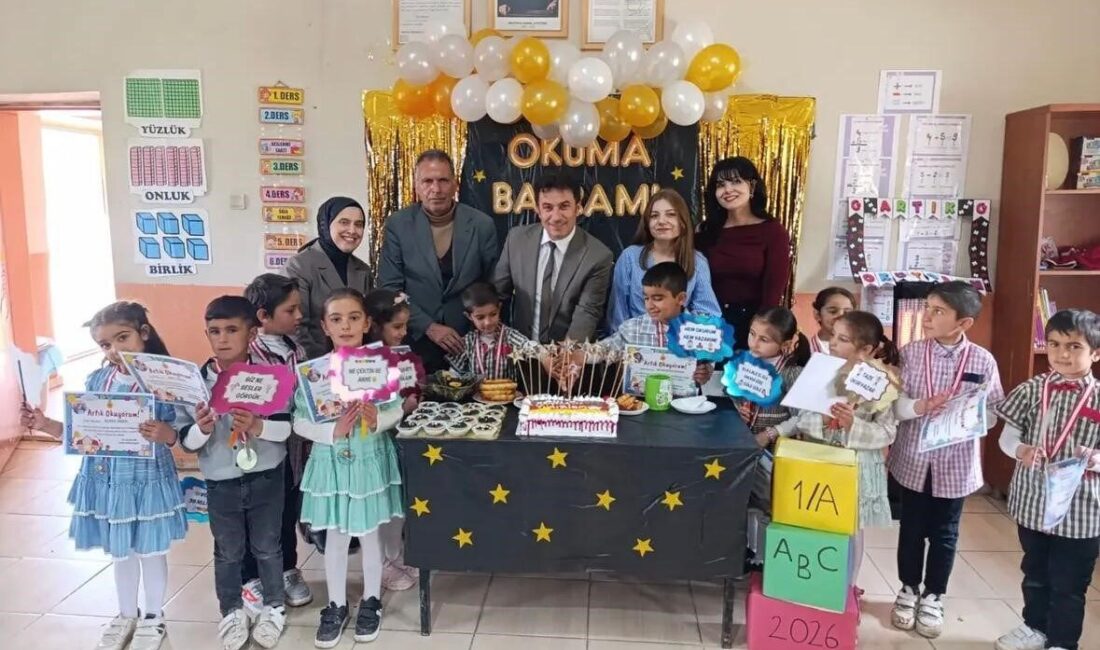 Ağrı’nın Diyadin ilçesine bağlı Burgulu İlkokulu’nda düzenlenen “Yıldızlar Artık Okuyor