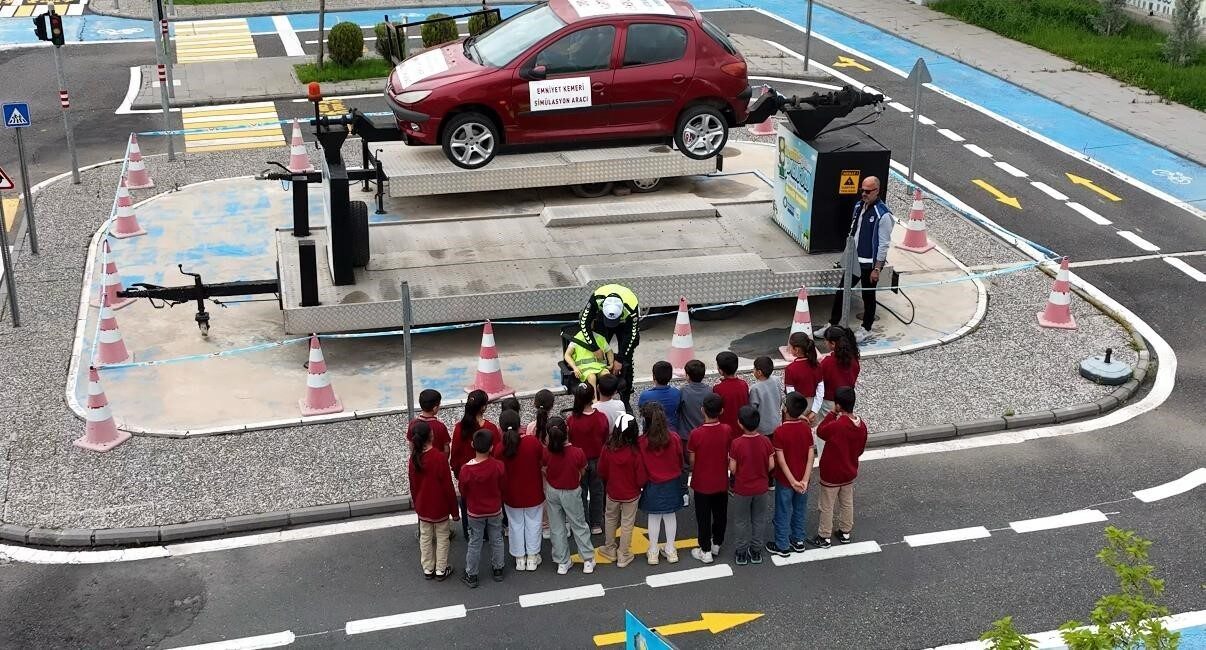 Diyarbakır Emniyet Müdürlüğü Trafik Denetleme Şube Müdürlüğü, çocuklar ve yetişkinlerin