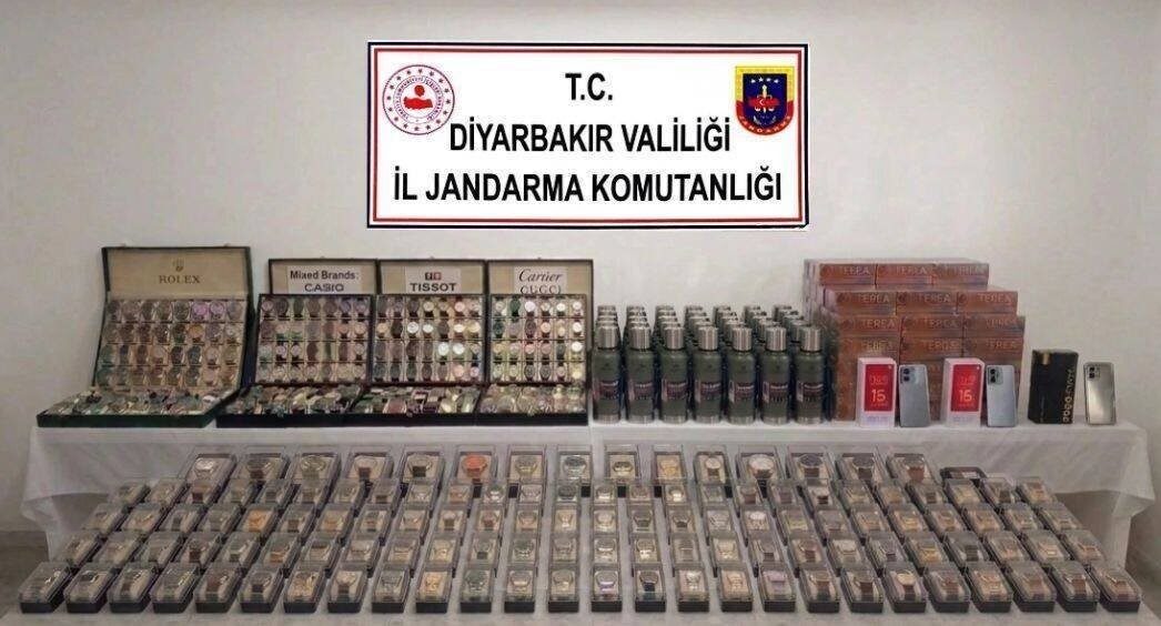 Diyarbakır’da yapılan operasyonlarda çok sayıda gümrük kaçağı ürün ele geçirilirken,