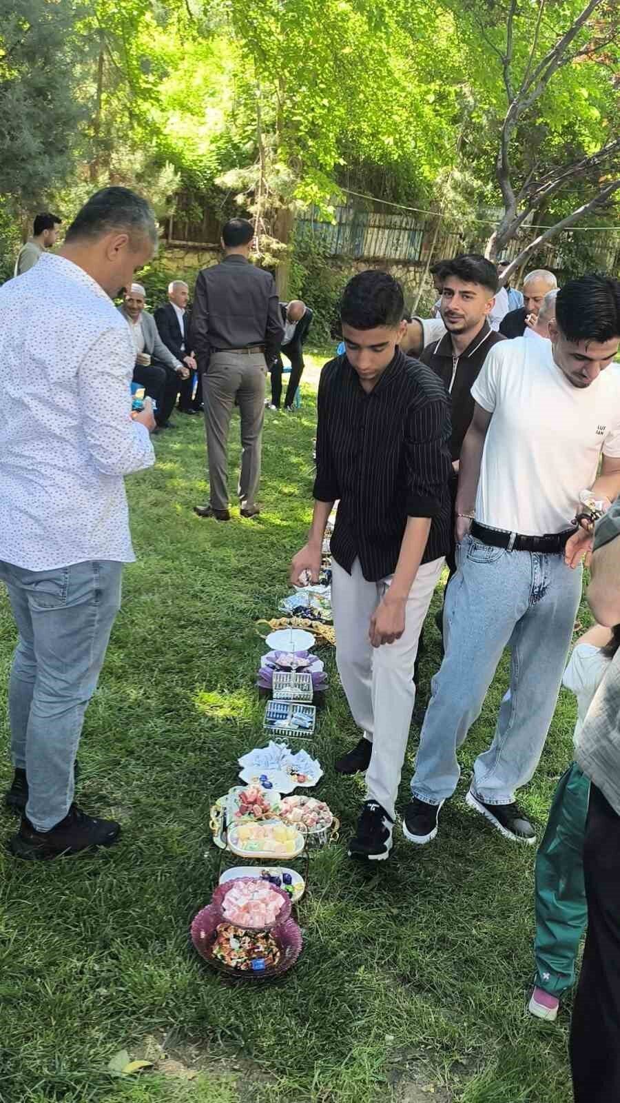 Günümüzde apartman ve site yaşamının yaygınlaşmasıyla birlikte kaybolmaya yüz tutan
