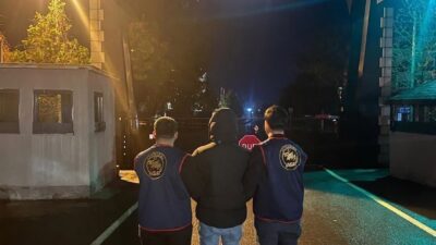 Diyarbakır’da jandarma ekiplerince düzenlenen operasyonlarda haklarında kesinleşmiş hapis cezası bulunan