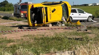 Diyarbakır’ın Ergani ilçesinde iki otomobilin çarpışması sonucu meydana gelen trafik