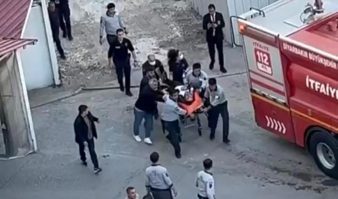 Diyarbakır’ın merkez Kayapınar ilçesinde inşaat halindeki bir otelde çıkan yangında