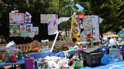 Diyarbakır’da öğrenciler yaptıkları çalışmaları stantlarda sergiledi. İnsan, şehir, kültür ve