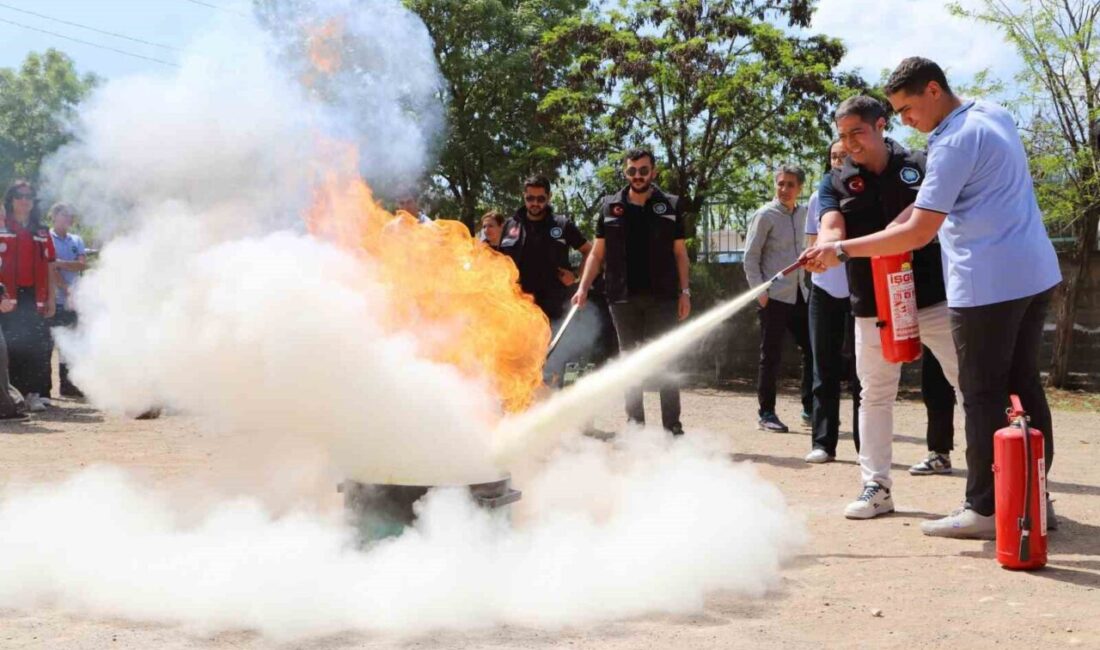 Diyarbakır Büyükşehir Belediyesi, afetlere karşı okullarda eğitim ve tatbikat çalışmalarını