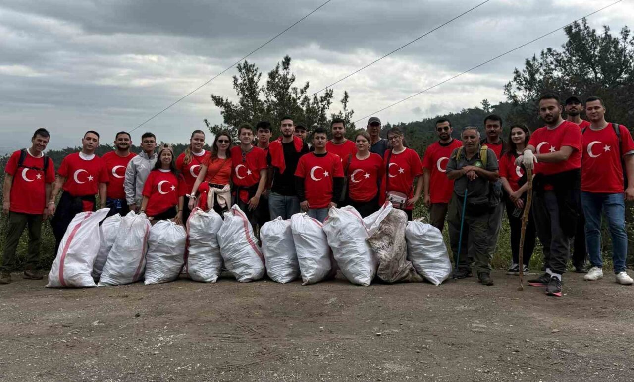 CHP Manisa Gençlik Kolları’nın 19 Mayıs haftası kapsamında düzenlediği doğa