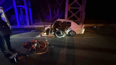 Hatay’da otomobil ve hafif ticari aracın çarpışmasıyla yaşanan kazada 7
