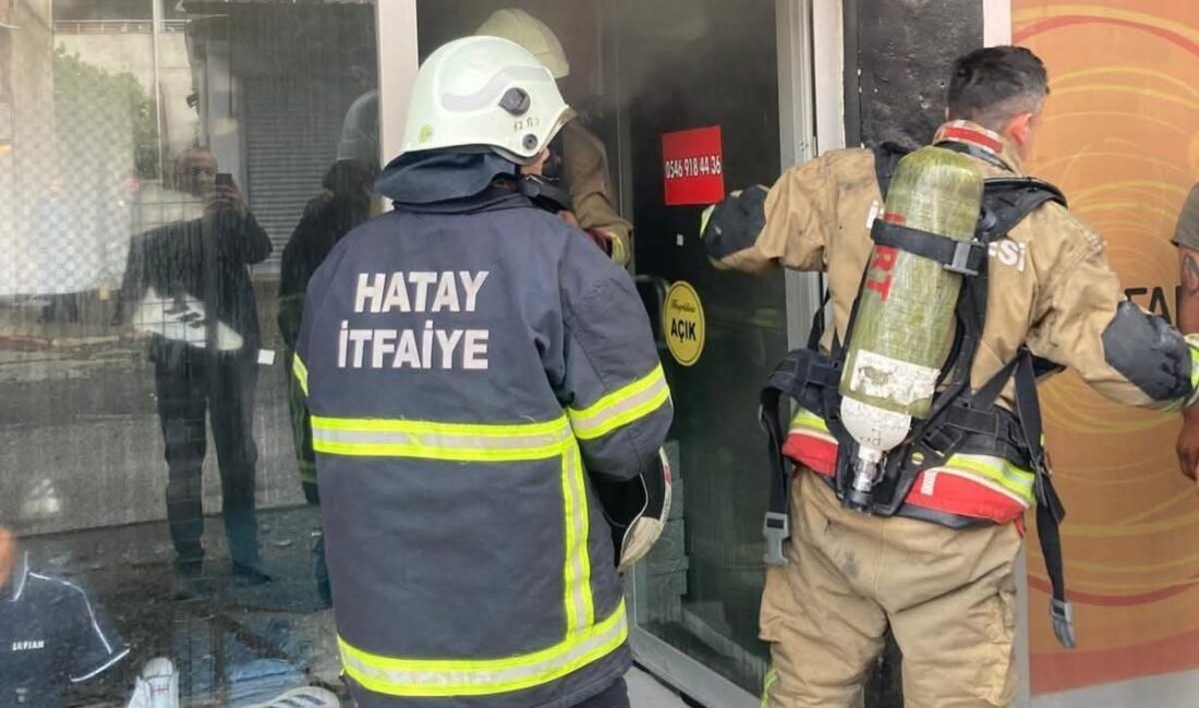 Hatay’ın Dörtyol ilçesinde alevlere teslim olarak yanan iş yerindeki yangın,