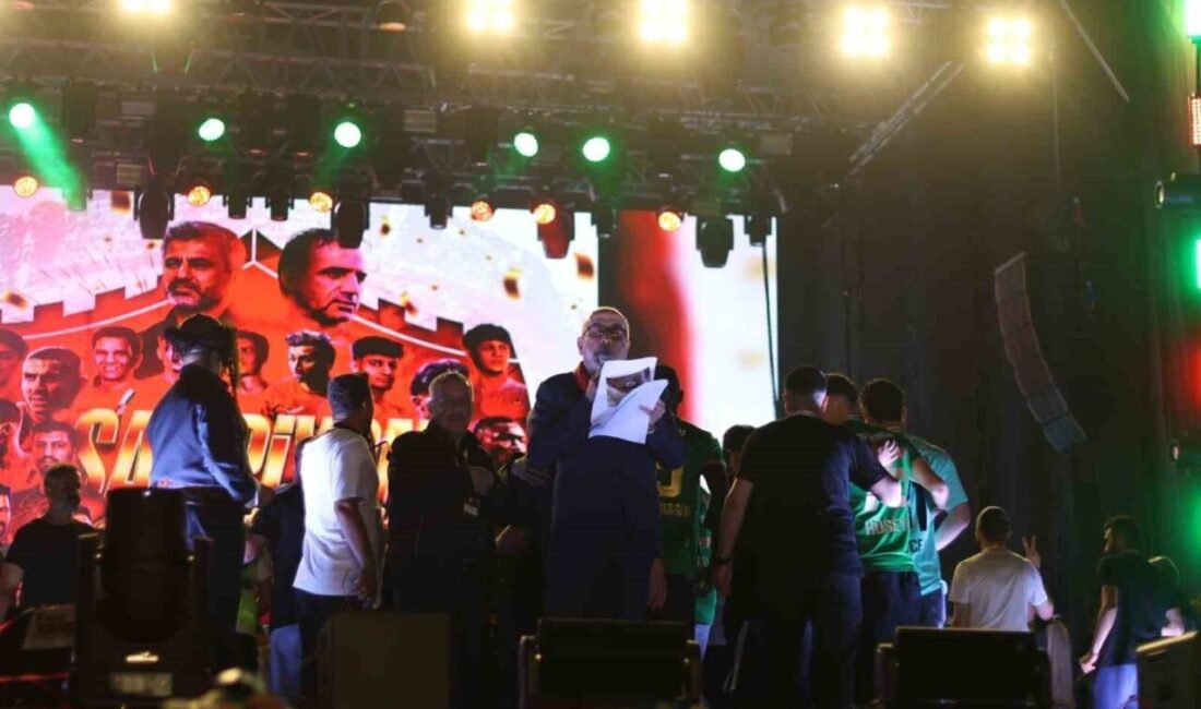 Amed Sportif Faaliyetler’in Süper Lig’e yükselmesinin ardından Diyarbakır’da düzenlenen kutlamalarda