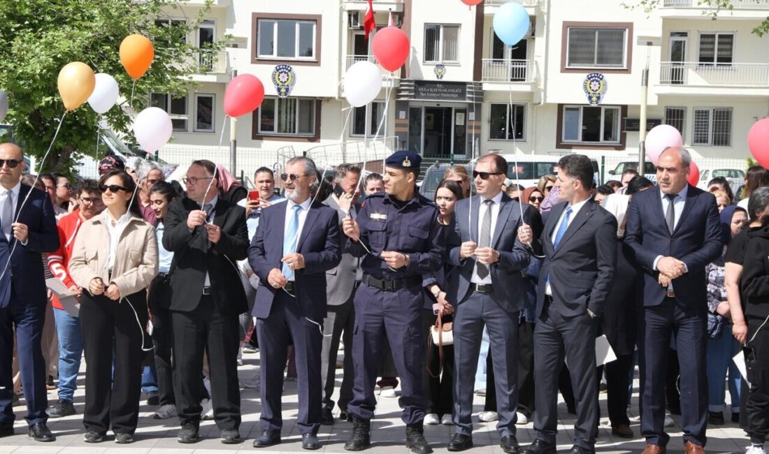 Manisa’nın Kula ilçesinde 10-16 Mayıs Dünya Engelliler Haftası dolayısıyla Engelsiz