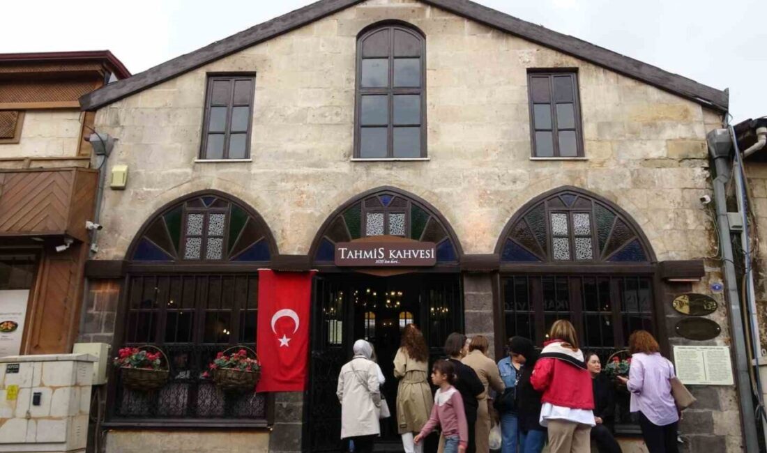 Dünyanın faal olan en eski kahvehaneleri arasında yer alan, tarihiyle