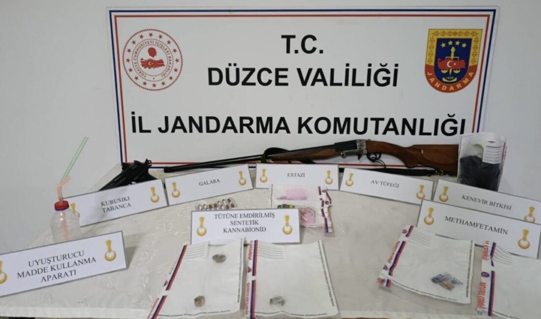 Düzce’de jandarma ekipleri tarafından yapılan operasyonda kenevir bitkisi, 5 gram