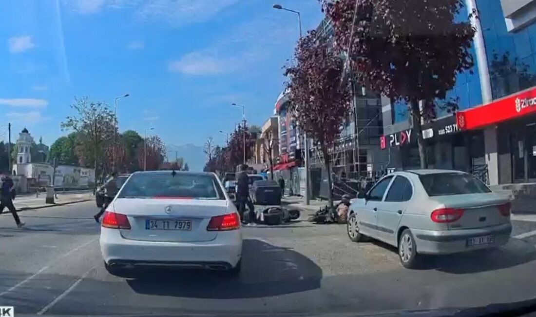 DÜZCE (İHA) – Düzce’de iki motosikletin çarpışması sonucu meydana gelen
