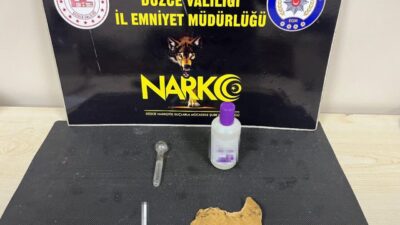 DÜZCE (İHA) – Düzce’de polis ekipleri tarafından yapılan operasyonda uyuşturucu