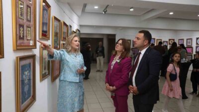 Nilüfer Sanat Atölyeleri’nin üretimlerinden oluşan Kaat-ı ve Ebru Sergisi açıldı.