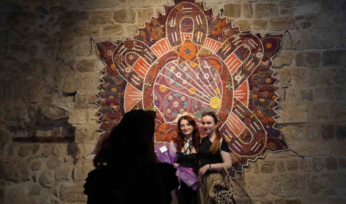 Edirne’de ilk kez düzenlenen Edirne Bienali, “Köprüler” temasıyla 23 ülkeden