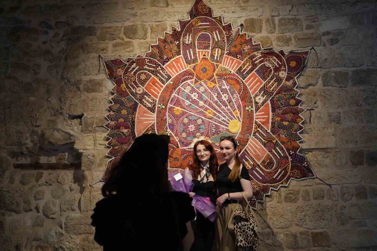 Edirne’de ilk kez düzenlenen Edirne Bienali, “Köprüler” temasıyla 23 ülkeden