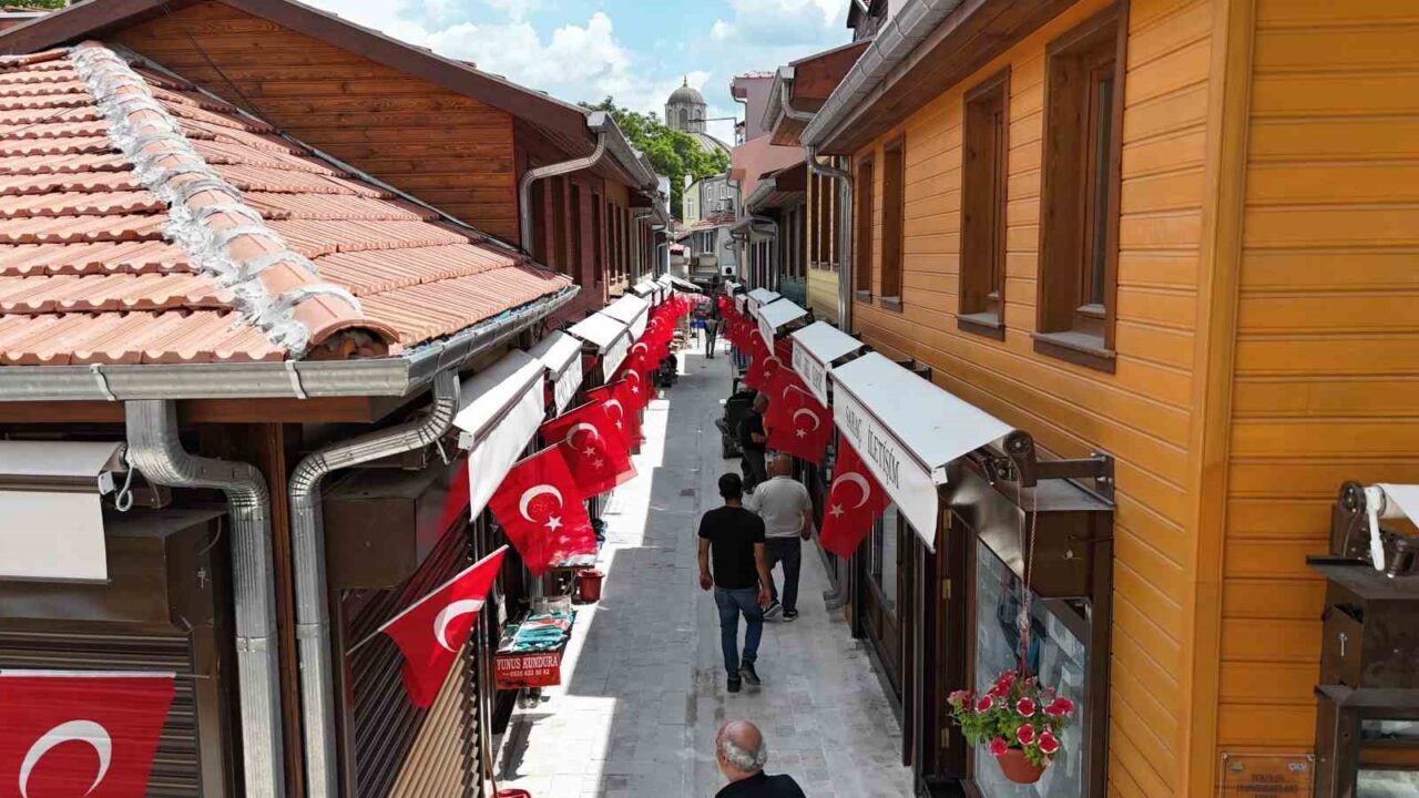 Edirne’de vatandaşların “Dar Çarşı” olarak bildiği Terziler Sokağı’nda yürütülen ve