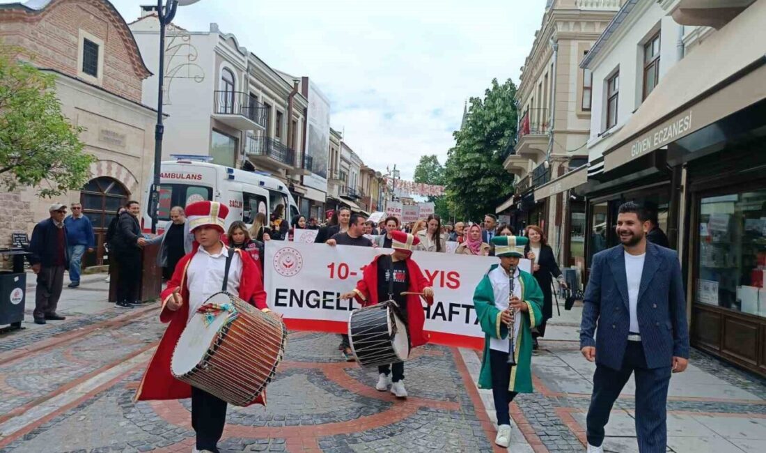 Edirne’de Engelliler Haftası dolayısıyla düzenlenen törenin ardından Saraçlar Caddesi’nde kortej