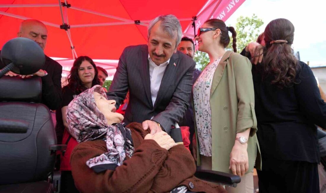 Edirne’de “Engelliler Haftası” kapsamında düzenlenen programda engelli bireyler ve aileleri