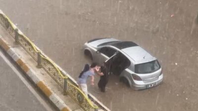 Edirne’de etkili olan sağanak ve dolu yağışı sebebiyle bazı cadde